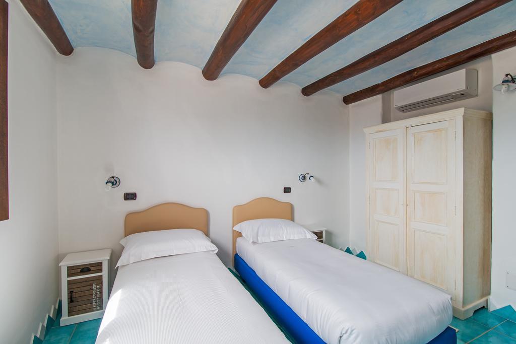 Villa Casa La Vela à Cala Liberotto Extérieur photo